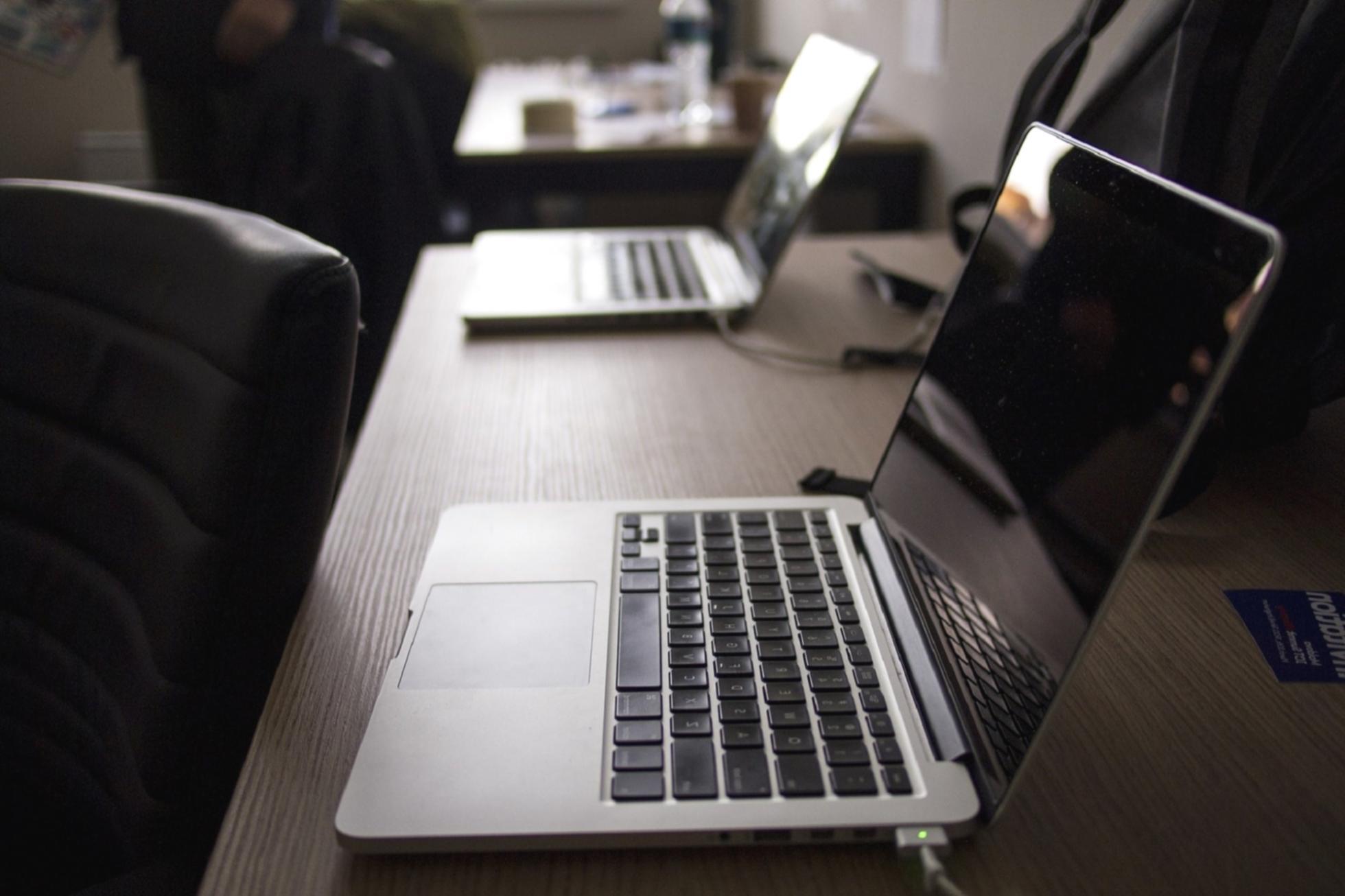 Arbeitsumgebung bei Xorinetoivexa mit Keyword-Recherche-Projekten